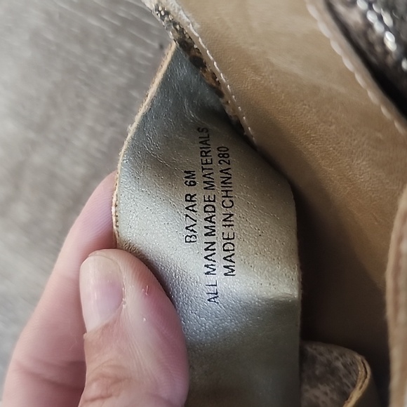 Betsey Johnson Bazar Open Toe Ankle Strap Stacked Heel Sandal Tan/Snake 6 - Picture 8 of 10